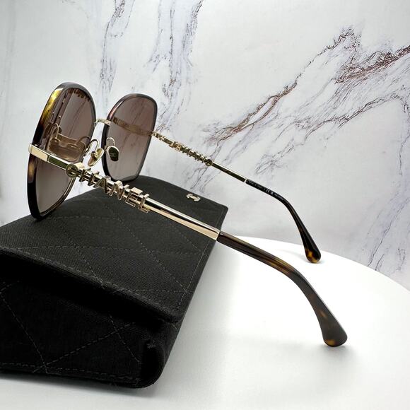 New CHANEL Sunglasses - Picture 13 of 16